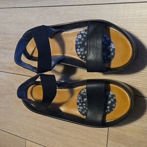 PIAMPIANI Leather Sandals Size 9